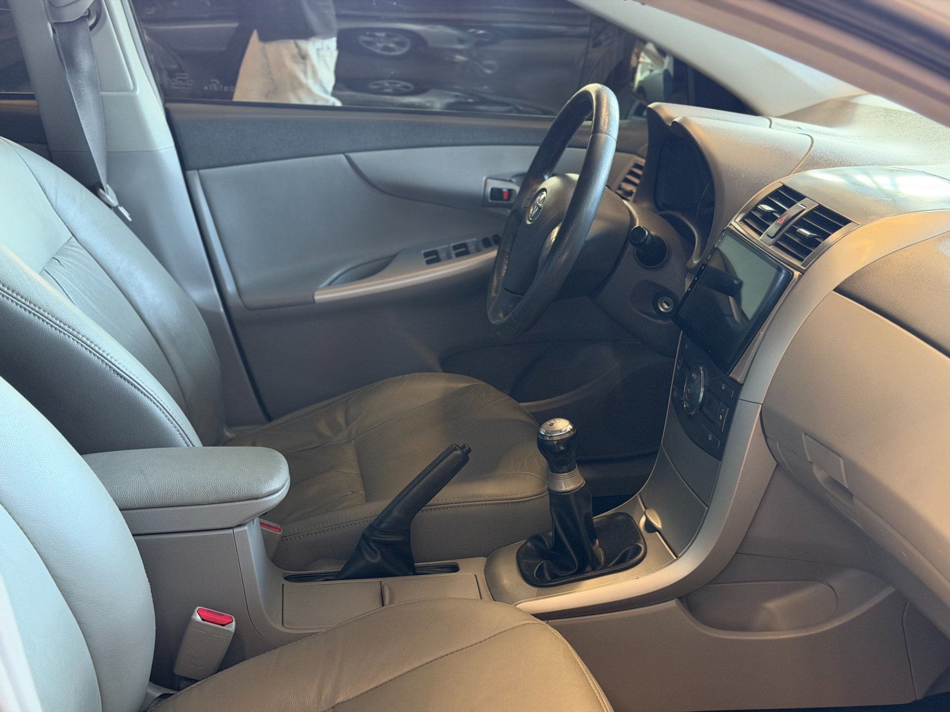 TOYOTA COROLLA XEI #8
