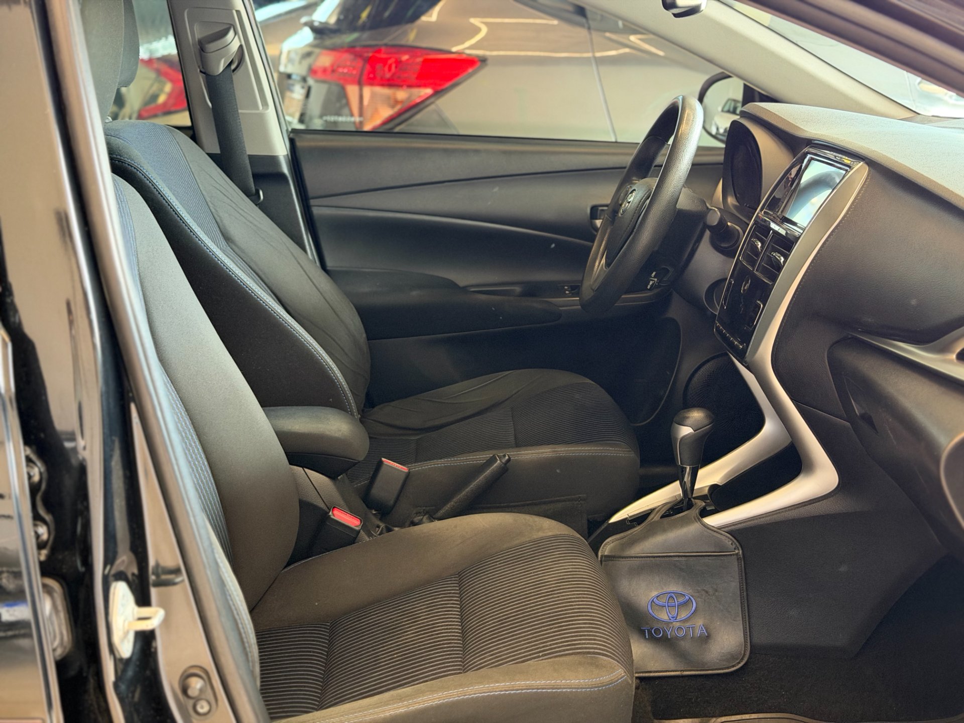 TOYOTA YARIS XL 1.5 #9